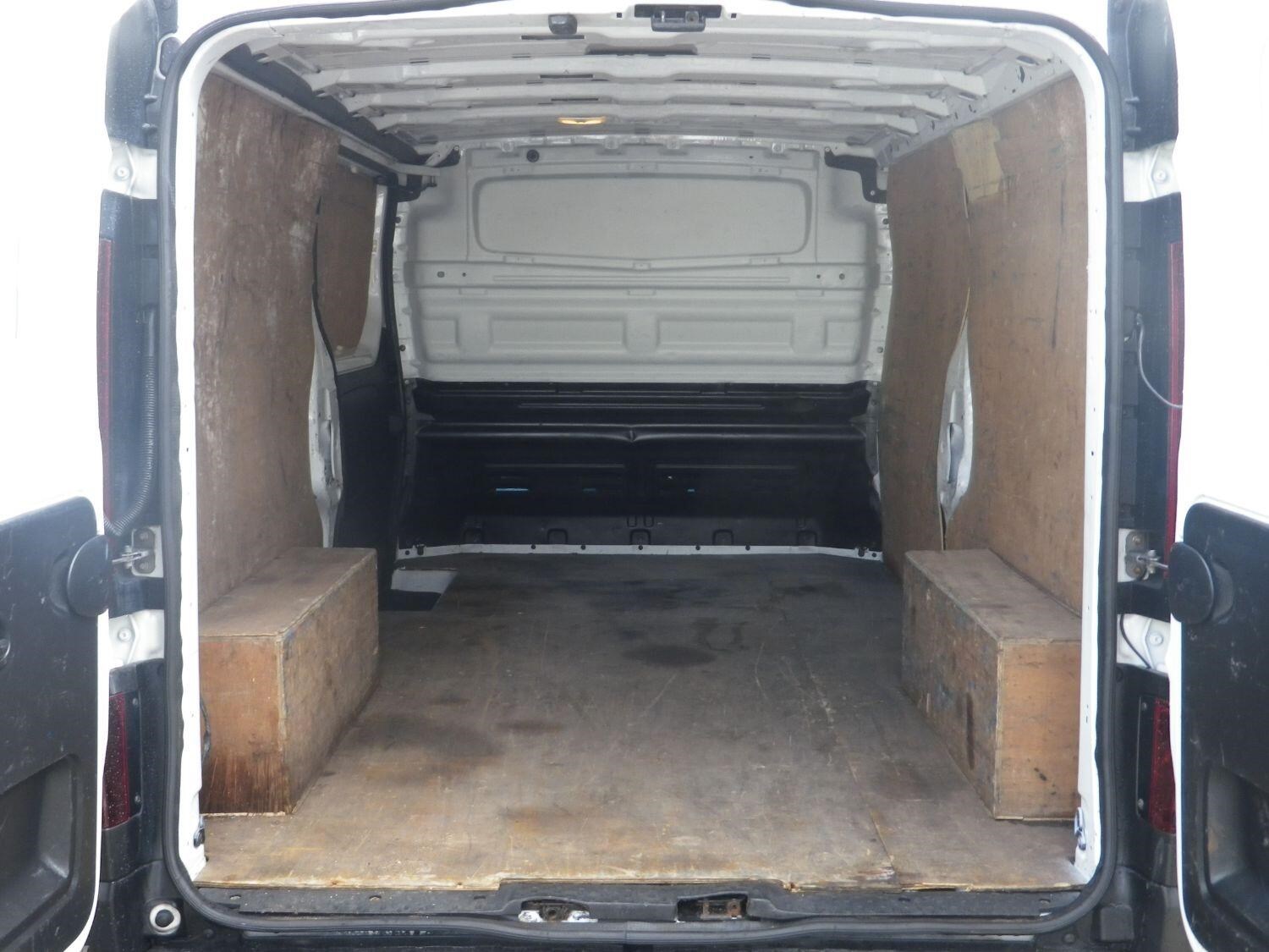 Vauxhall Vivaro Listing Image