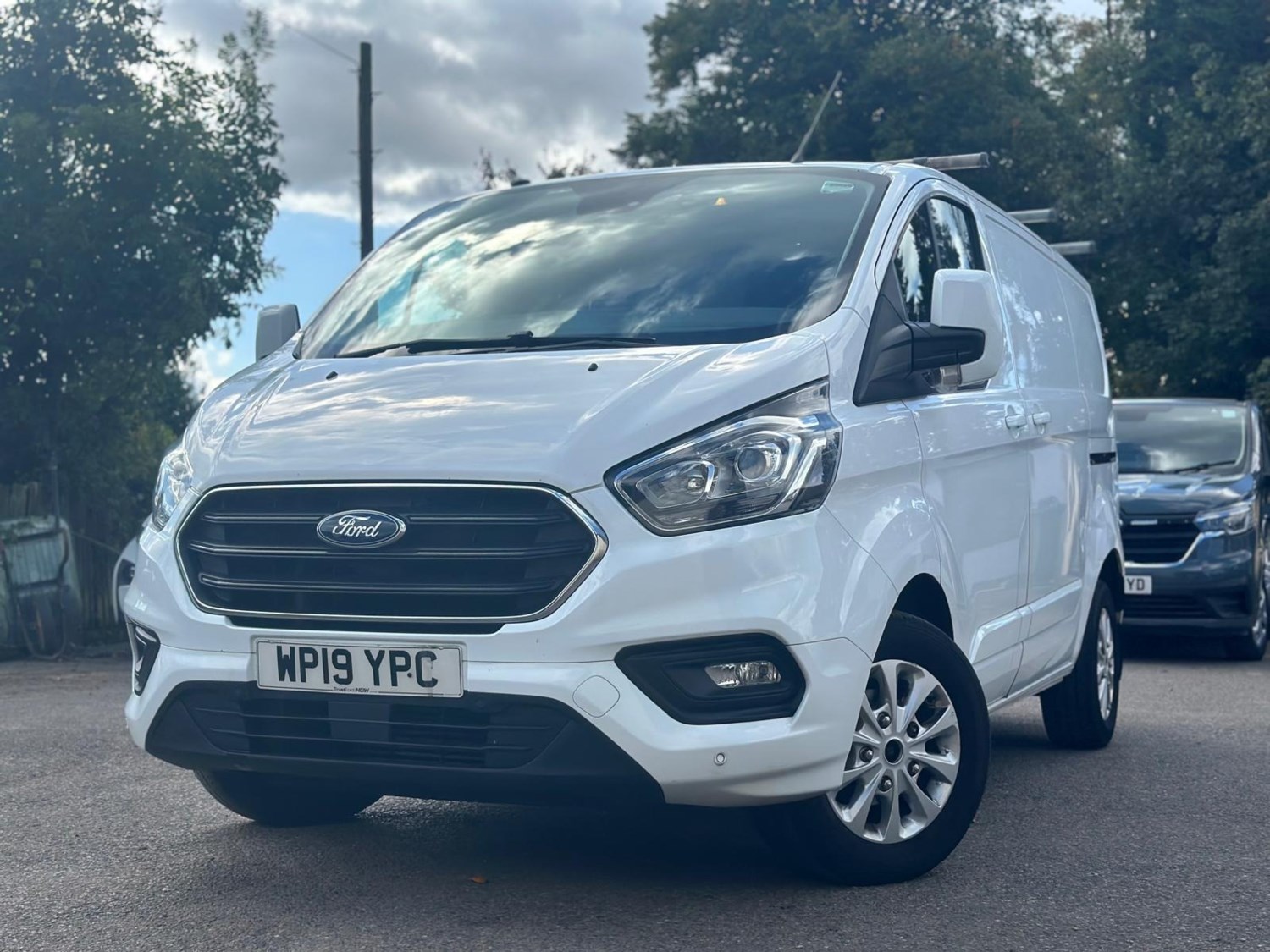 Ford Transit Custom Listing Image