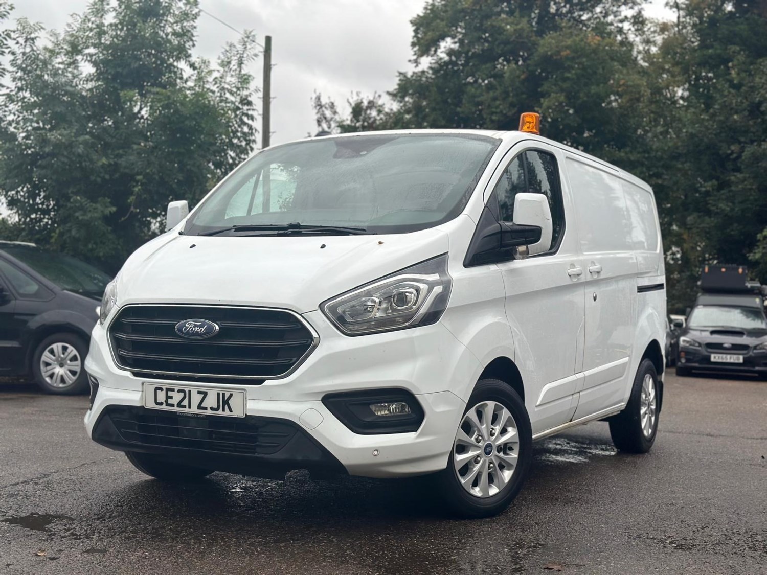 Ford Transit Custom Listing Image