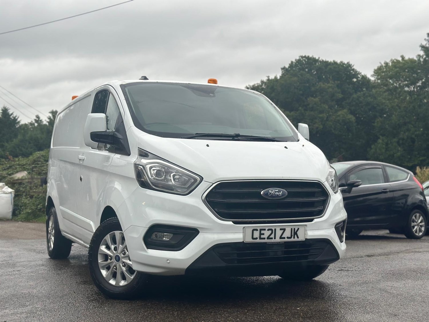 Ford Transit Custom Listing Image