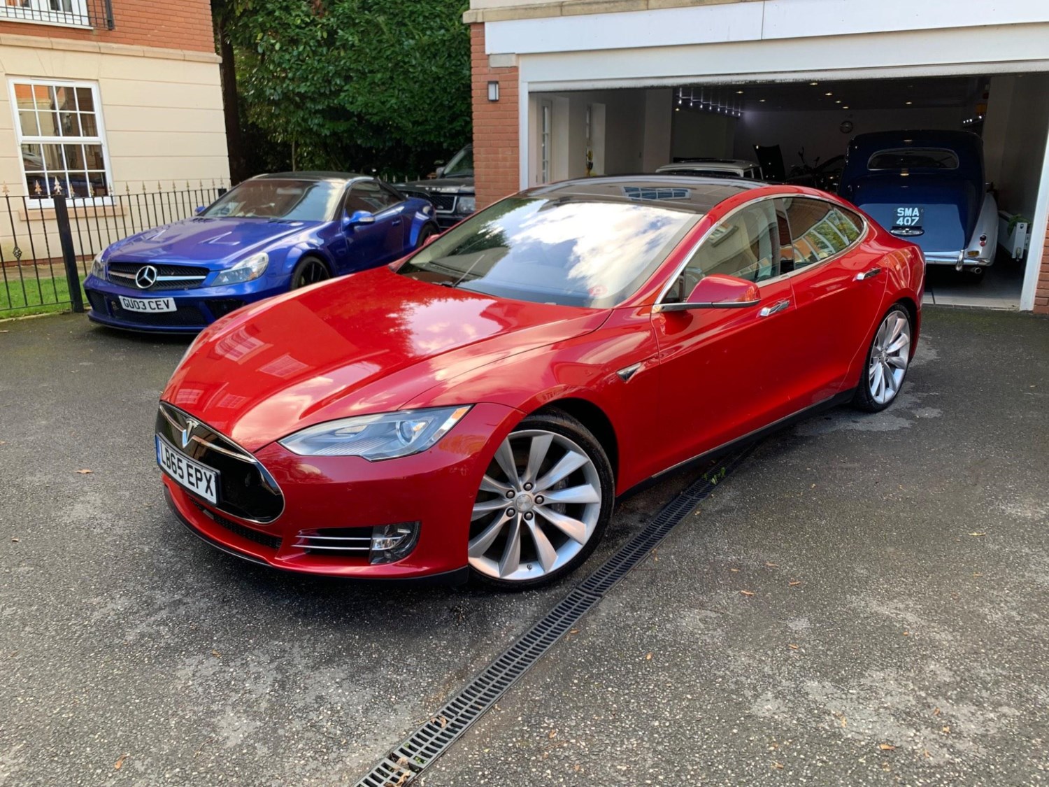 Tesla Model S Listing Image