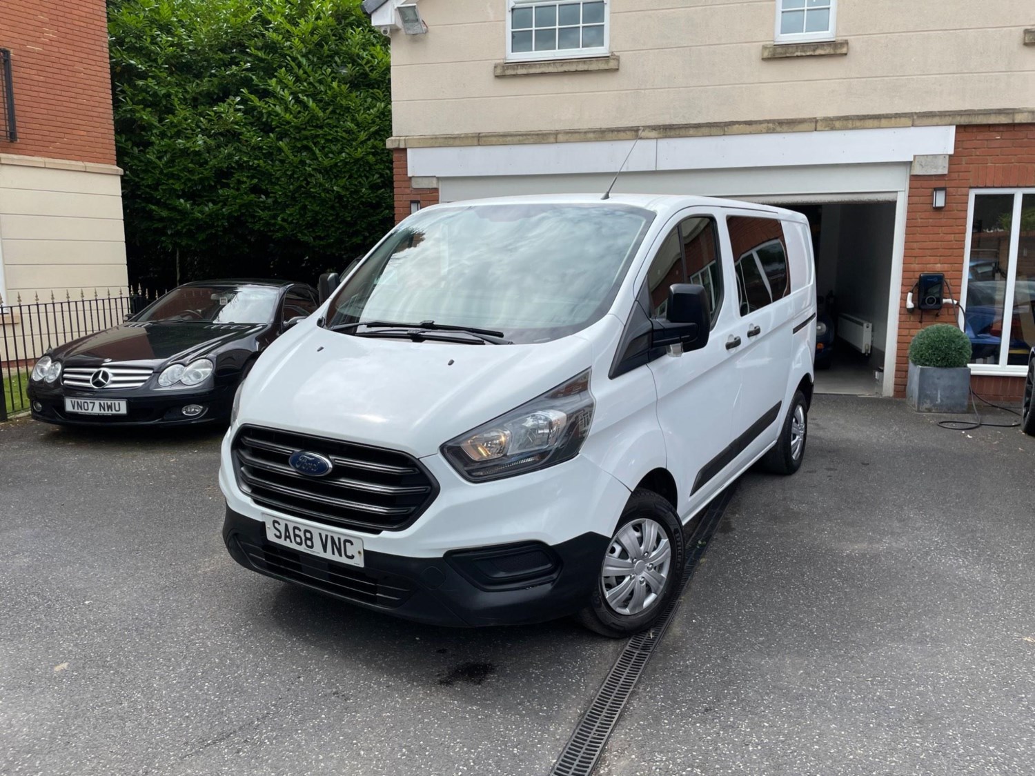 Ford Transit Custom Listing Image