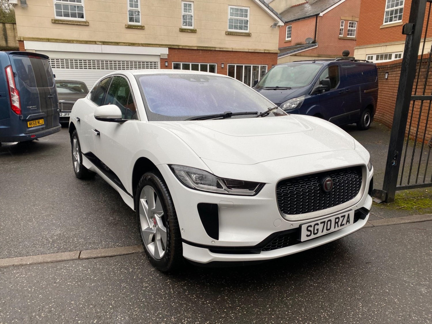 Jaguar I-PACE Listing Image