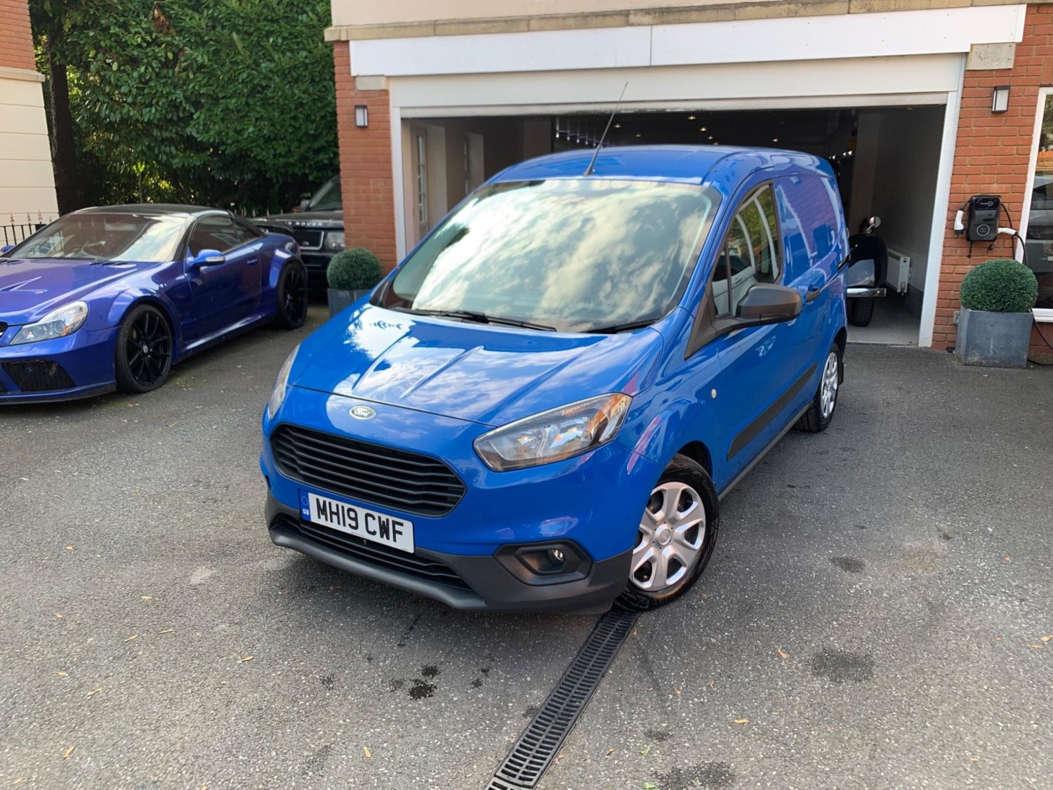 Ford Transit Courier Listing Image