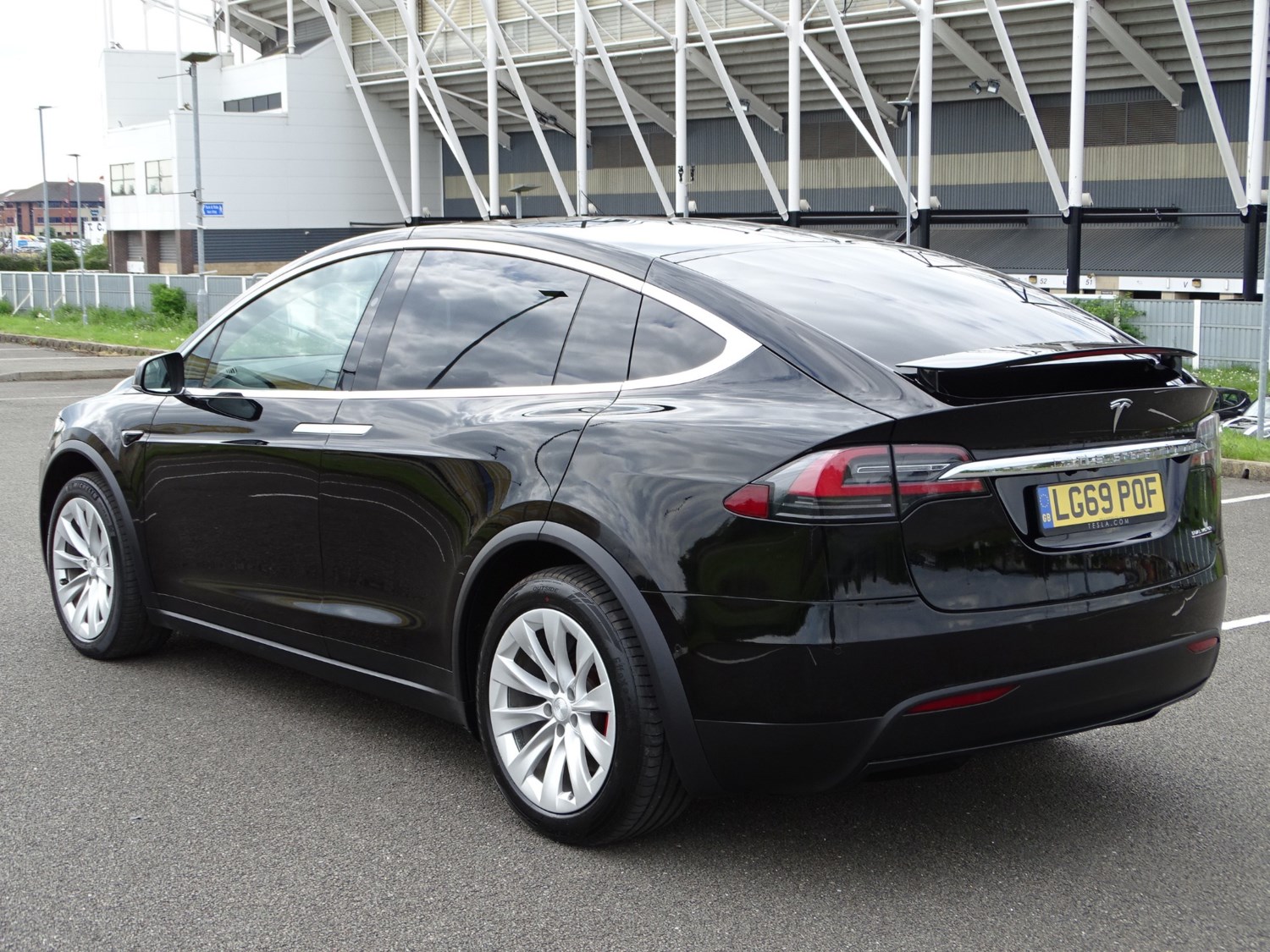 Tesla Model X Listing Image