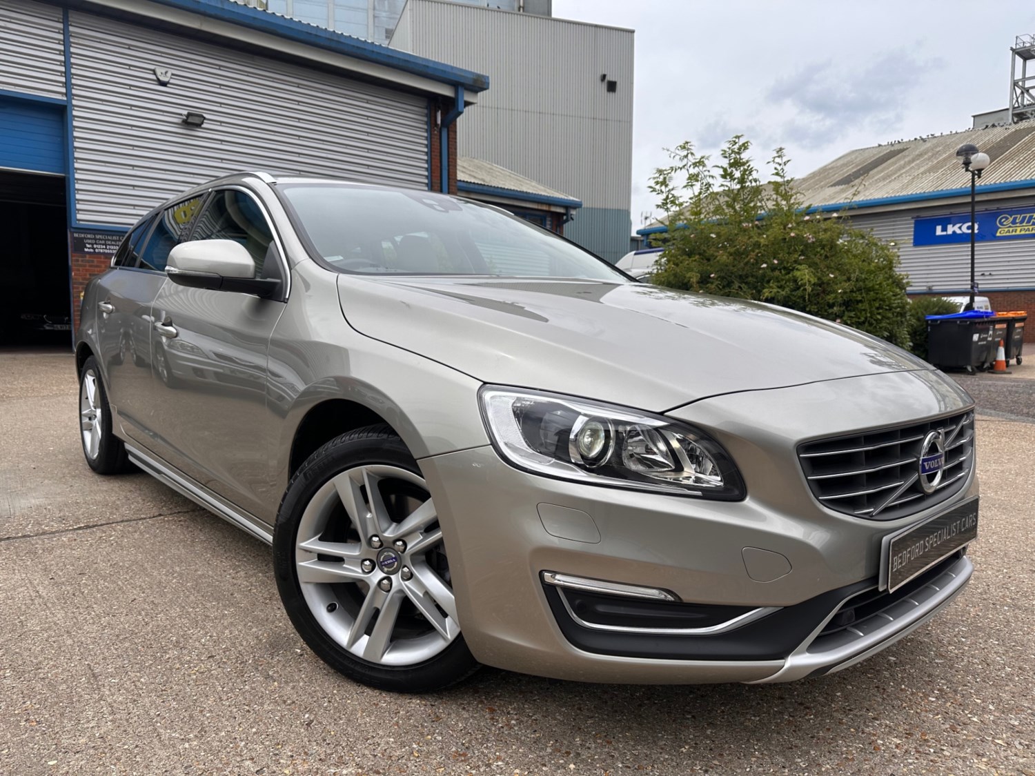 Volvo V60 Listing Image