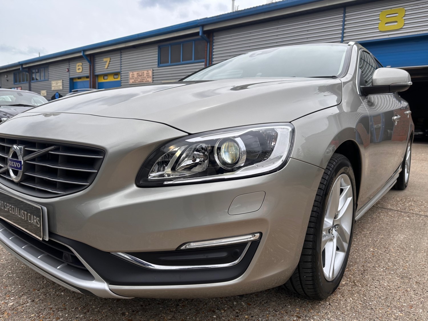 Volvo V60 Listing Image