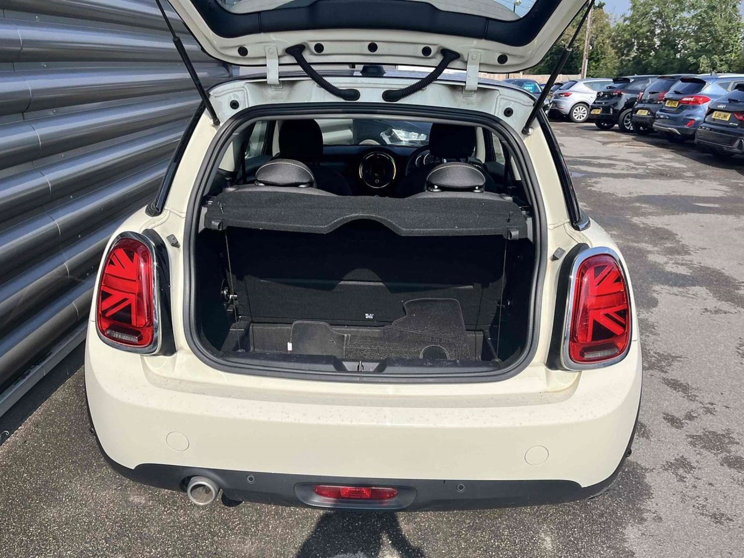 MINI Hatch Listing Image