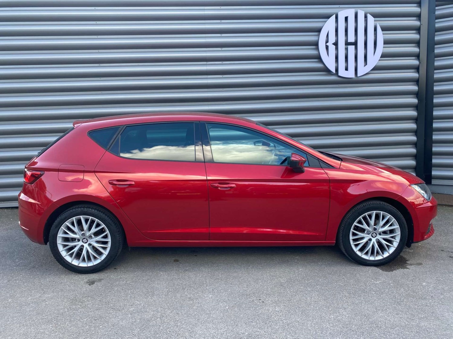 SEAT Leon Listing Image