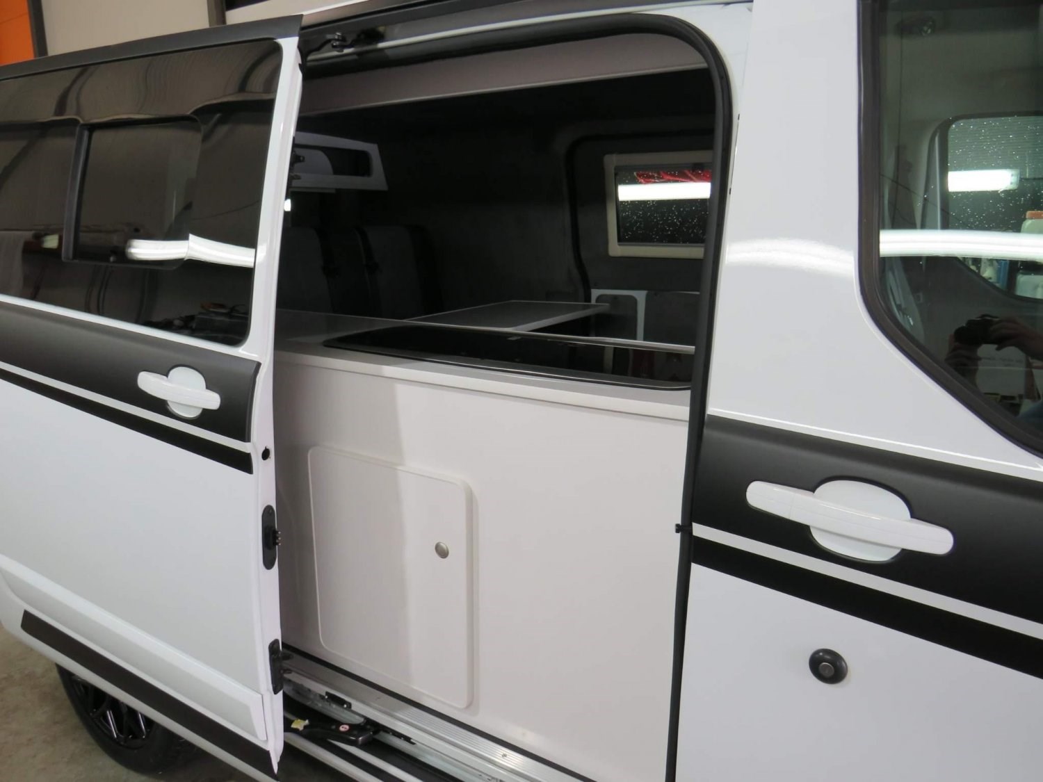 Ford Transit Custom Listing Image