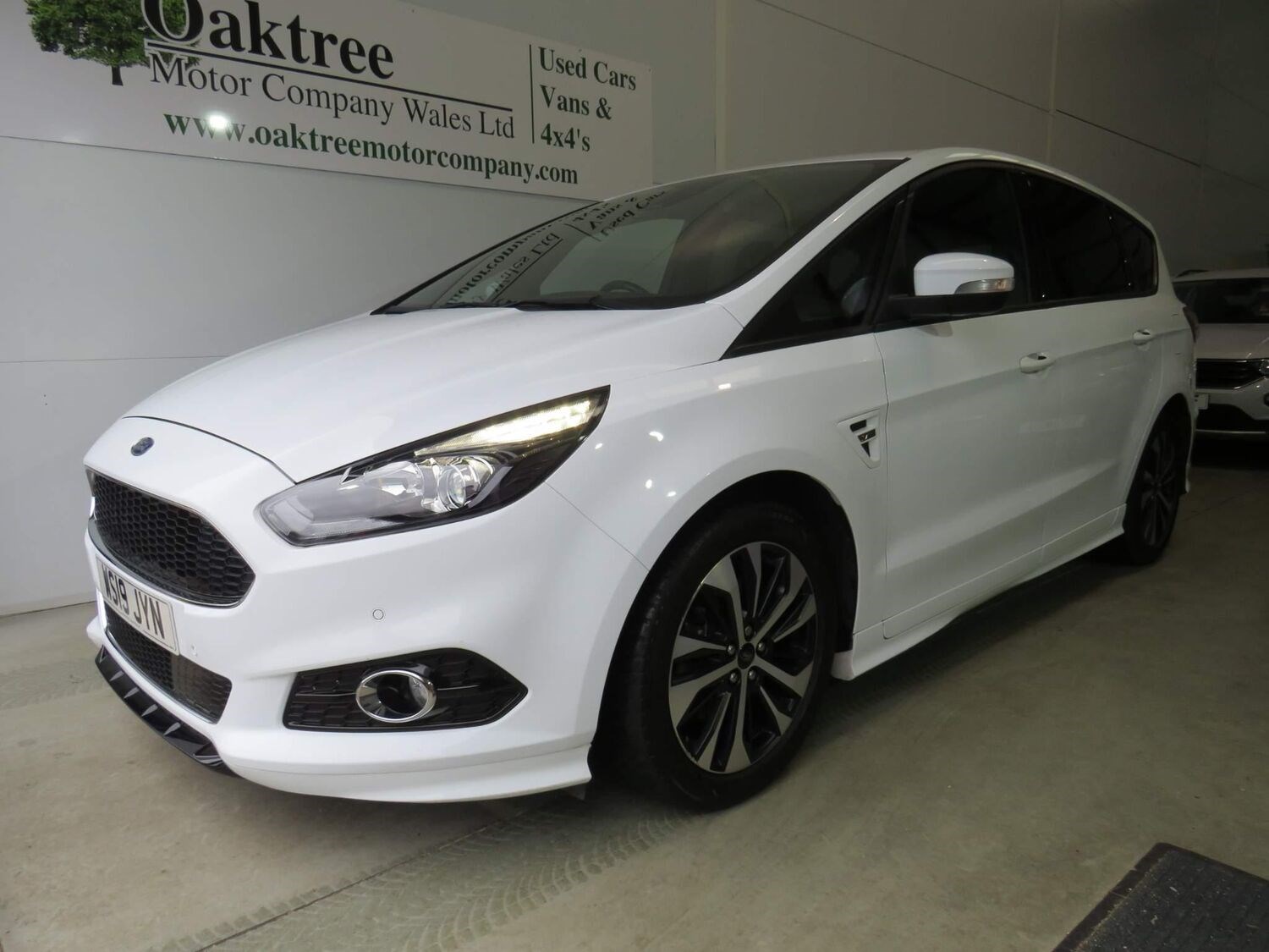 Ford S-Max Listing Image