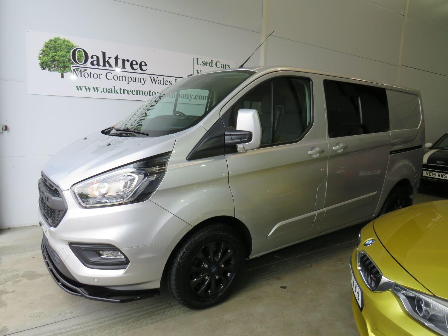 Ford Transit Custom Listing Image