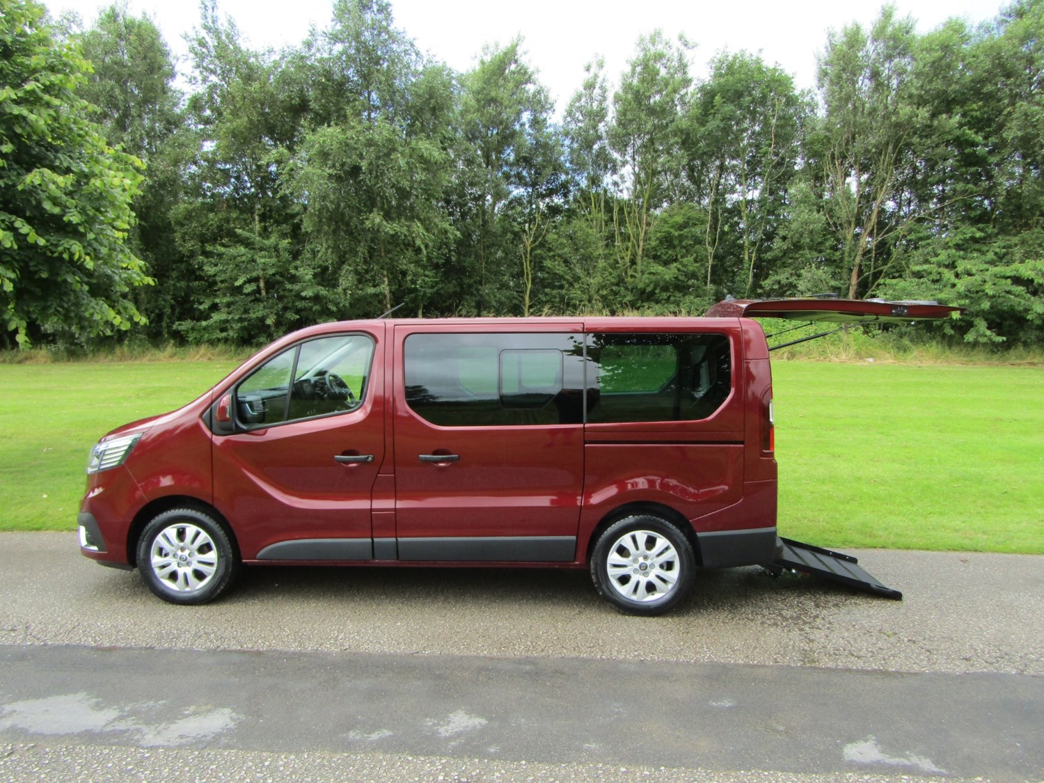 Renault Trafic Listing Image