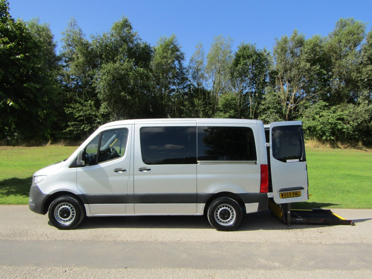 Mercedes-Benz Sprinter Listing Image