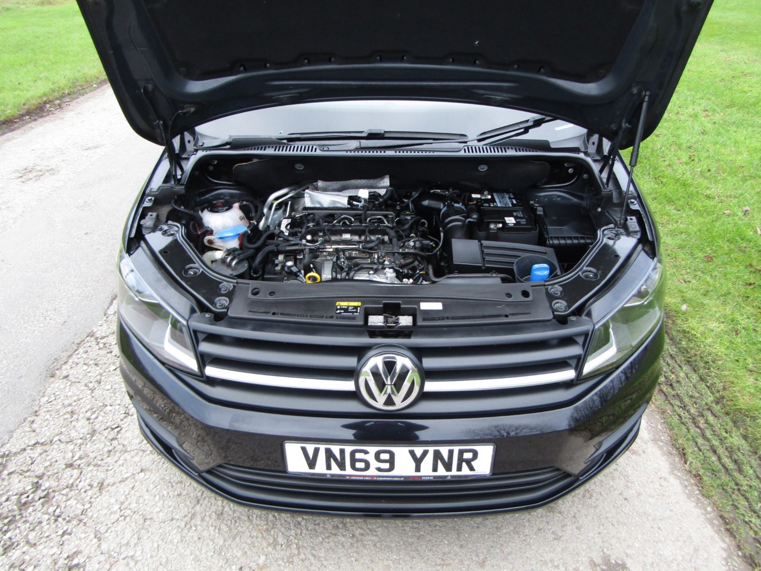 Used Volkswagen Caddy Maxi Life C Tdi Black Wheelchair