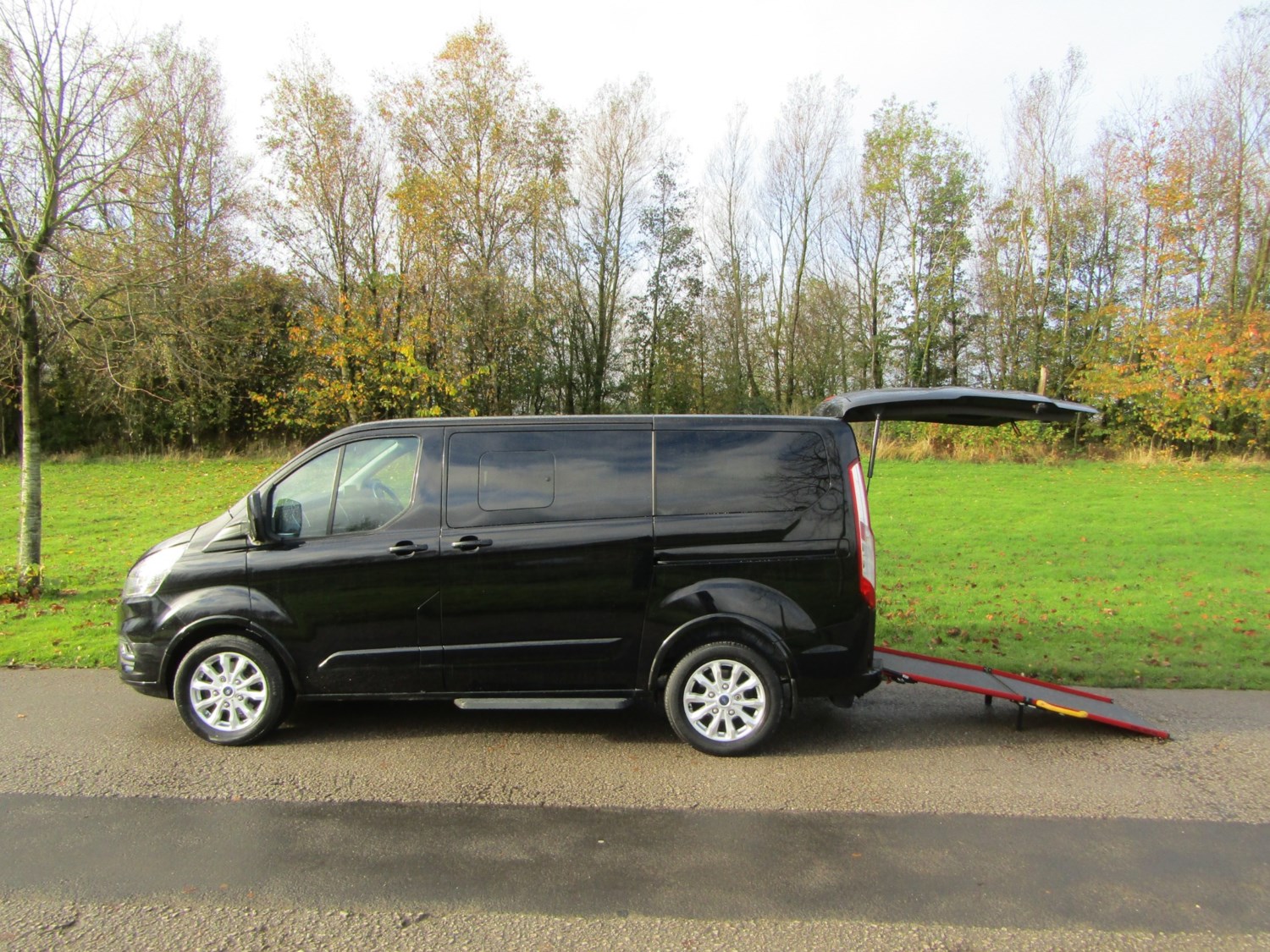 Ford Tourneo Custom Listing Image