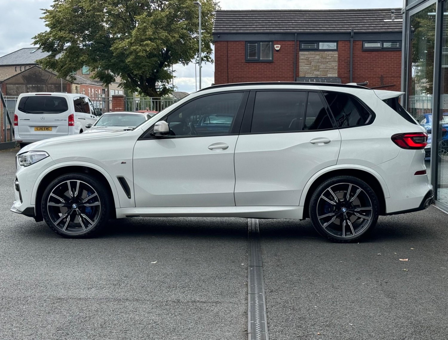 BMW X5 Listing Image