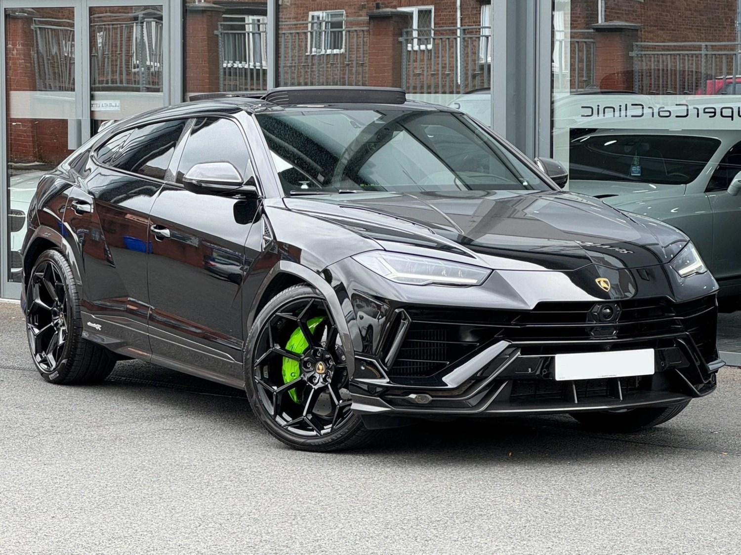 Lamborghini Urus Listing Image