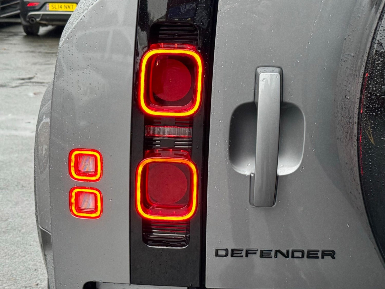 Land Rover Defender 130 Listing Image