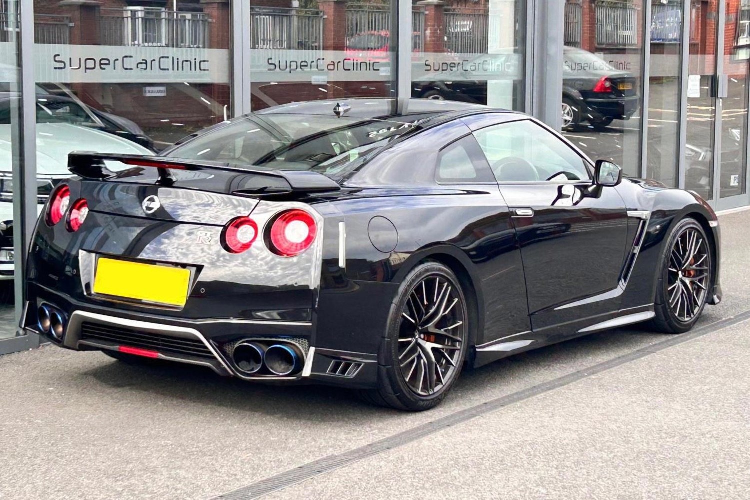 Nissan GT-R Listing Image