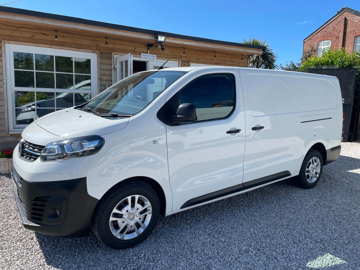 Vauxhall Vivaro Listing Image