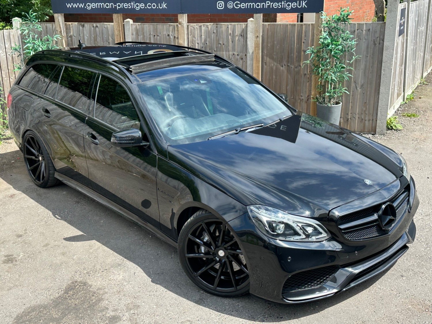 Mercedes-Benz E-Class Listing Image