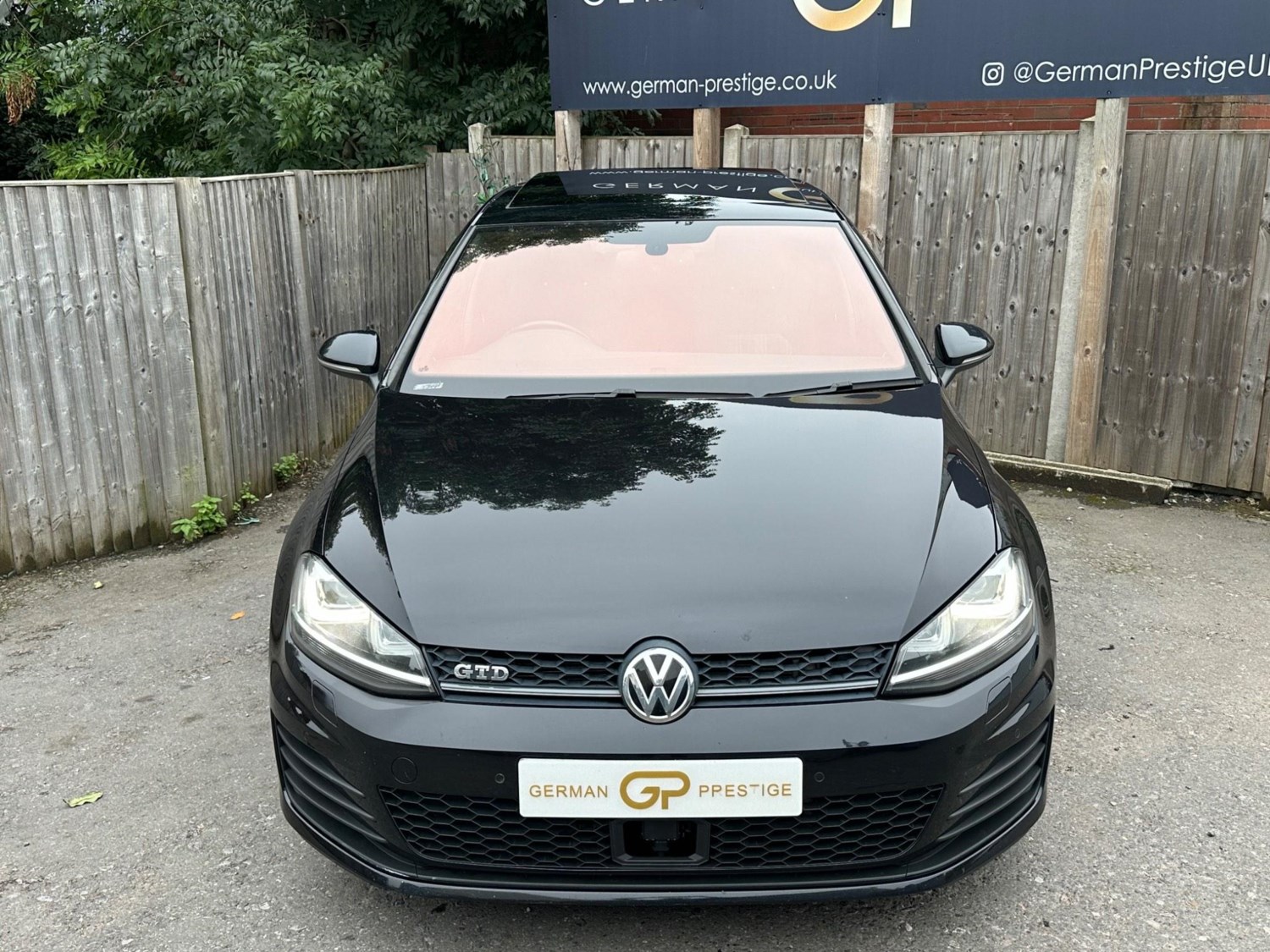 Volkswagen Golf Listing Image