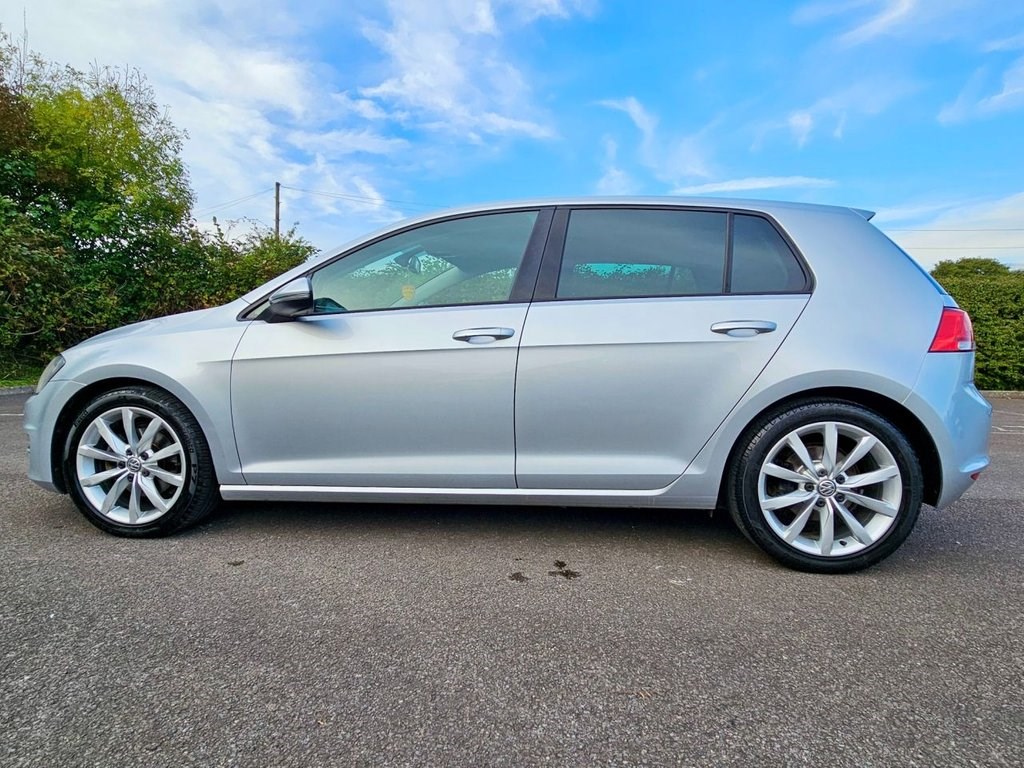 Volkswagen Golf Listing Image