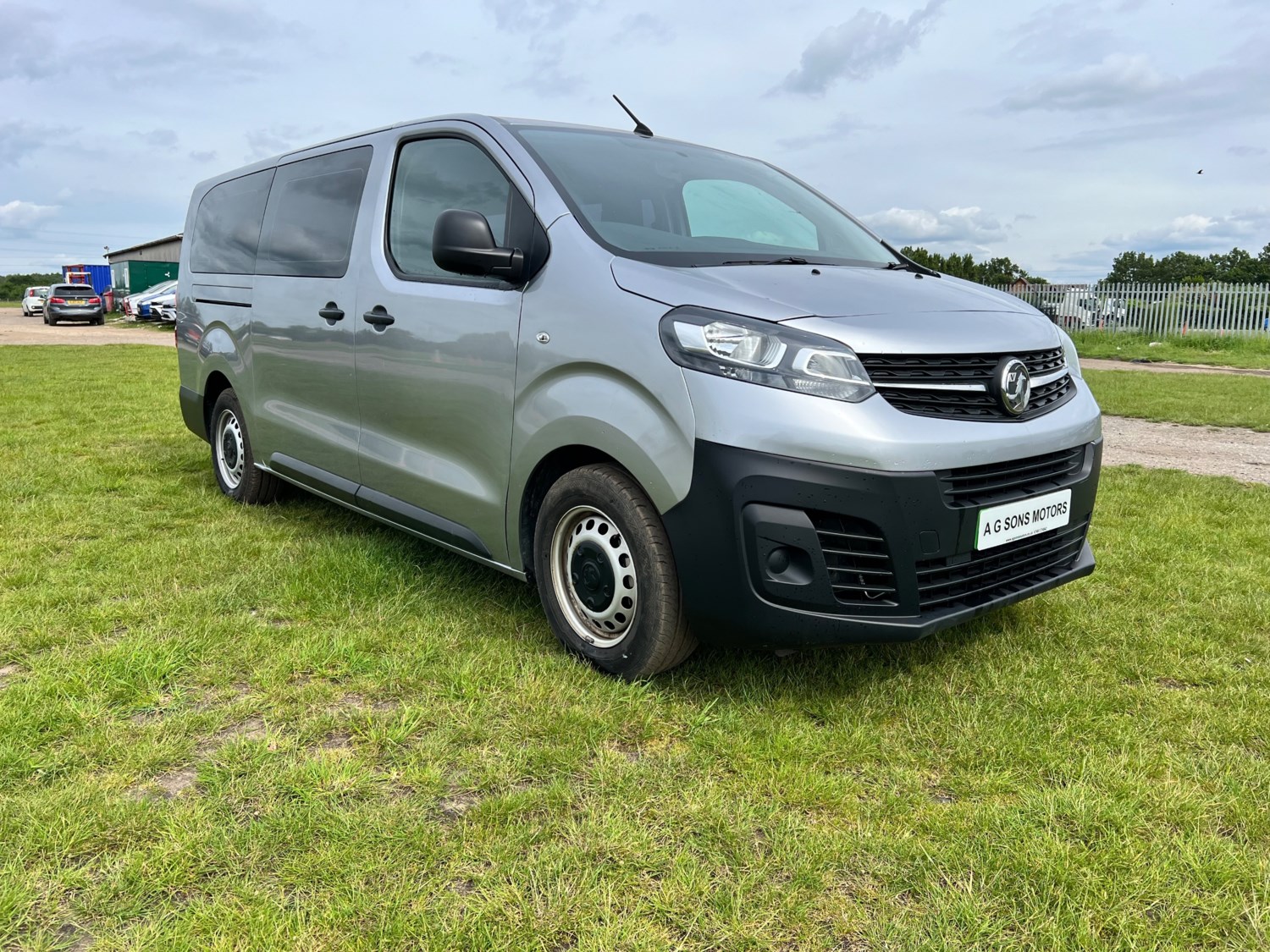 Vauxhall Vivaro Listing Image