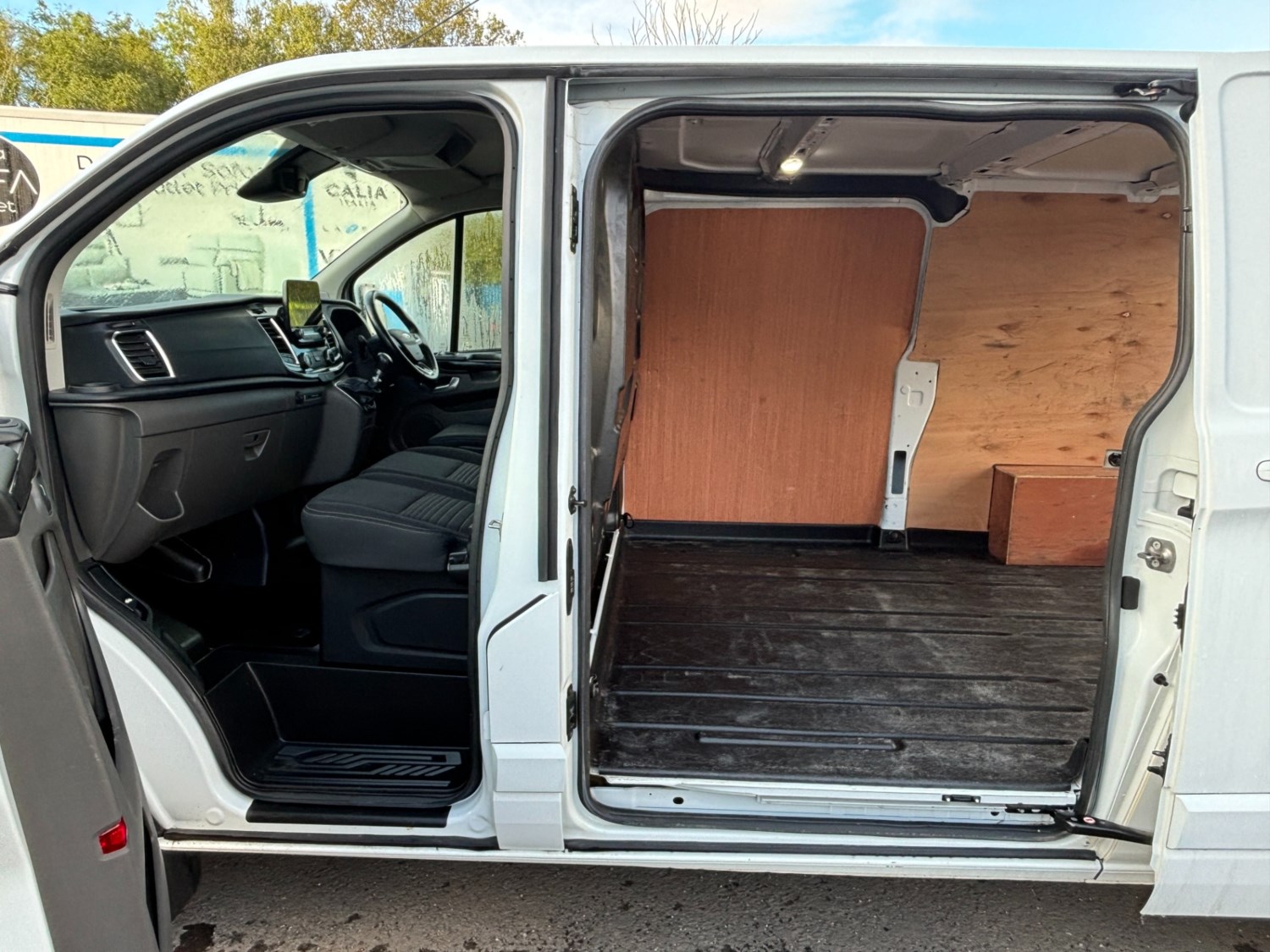 Ford Transit Custom Listing Image