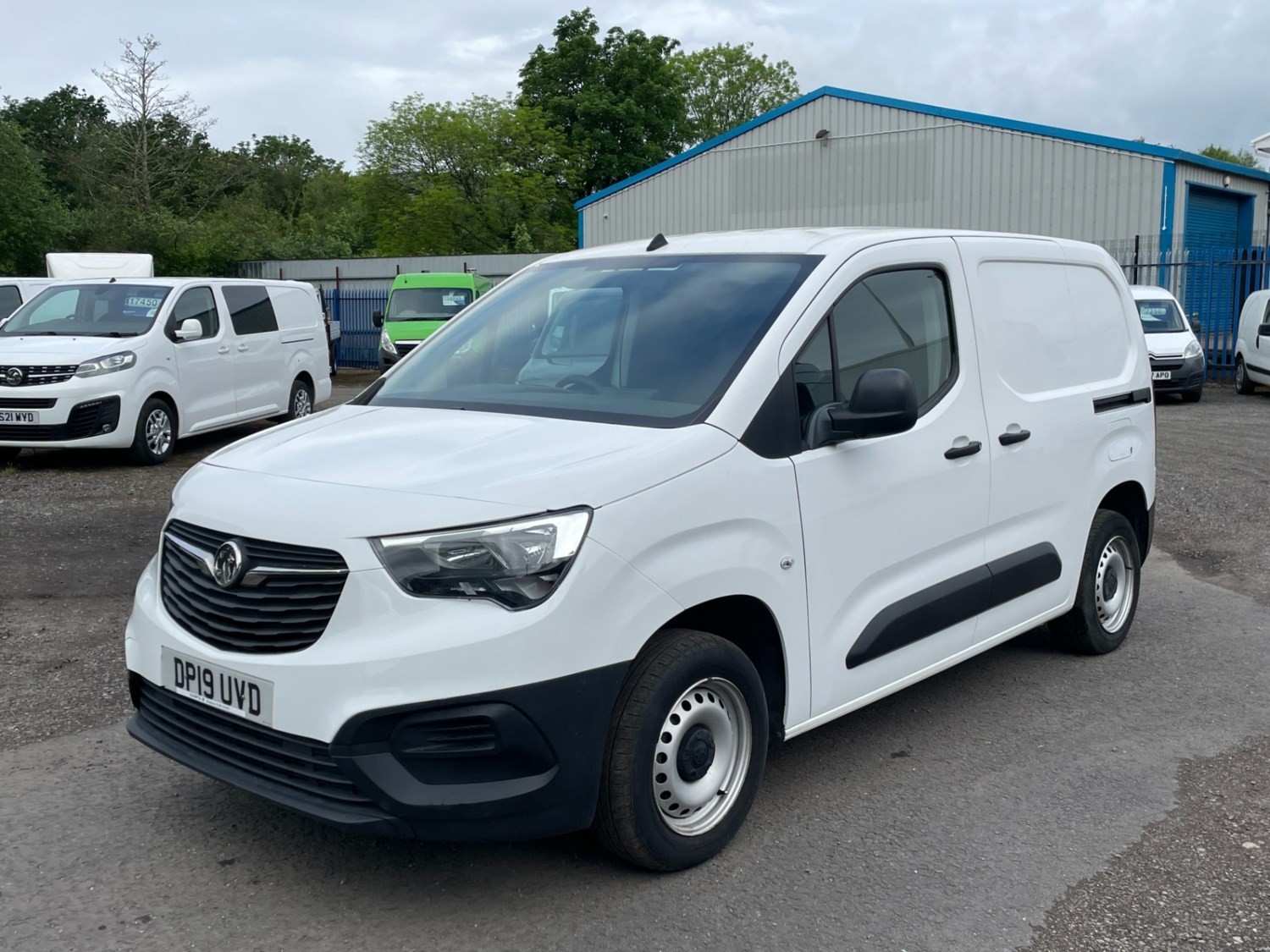 Vauxhall Combo Listing Image