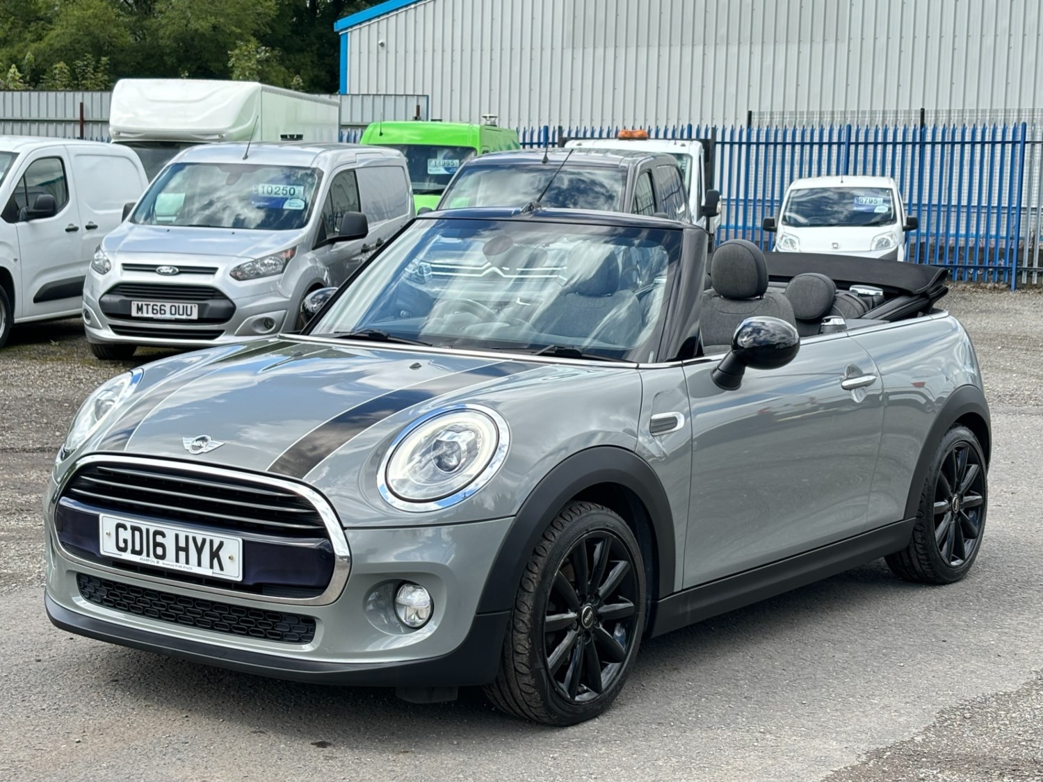 MINI Convertible Listing Image