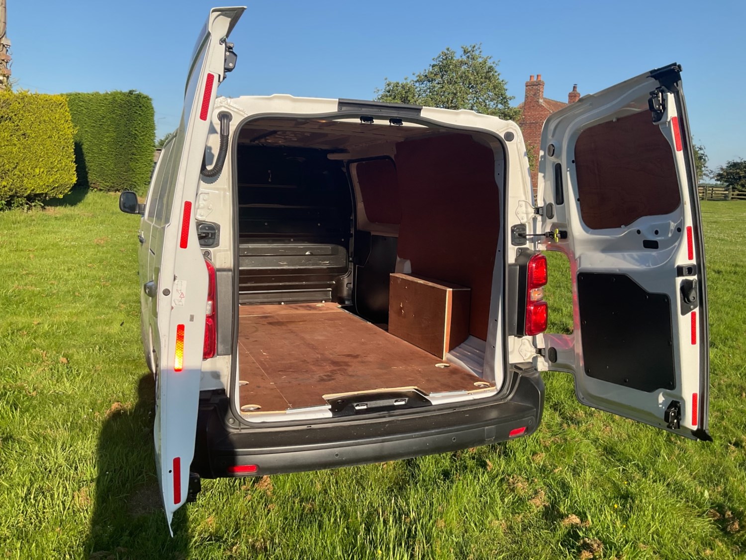 Vauxhall Vivaro Listing Image