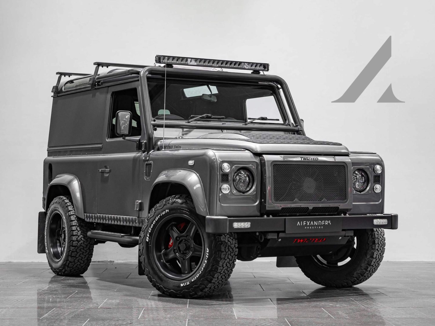 Land Rover Defender 90 Listing Image