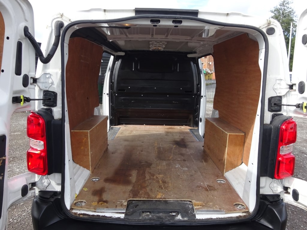 Vauxhall Vivaro Listing Image