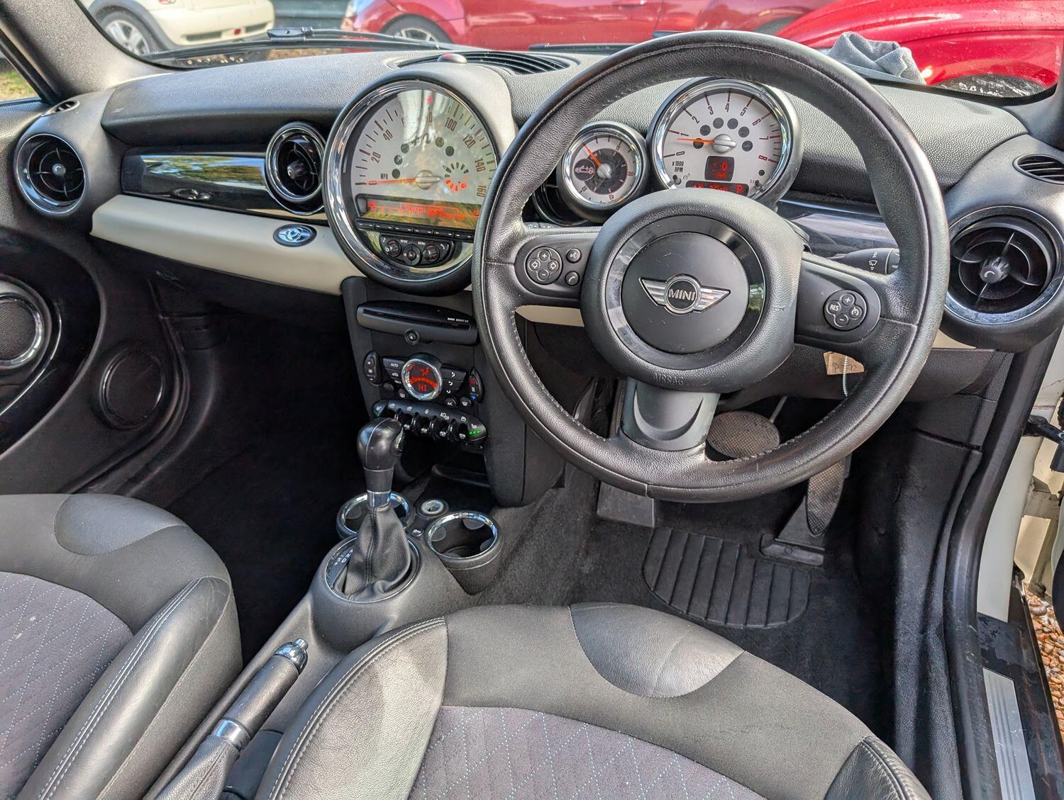 MINI Convertible Listing Image