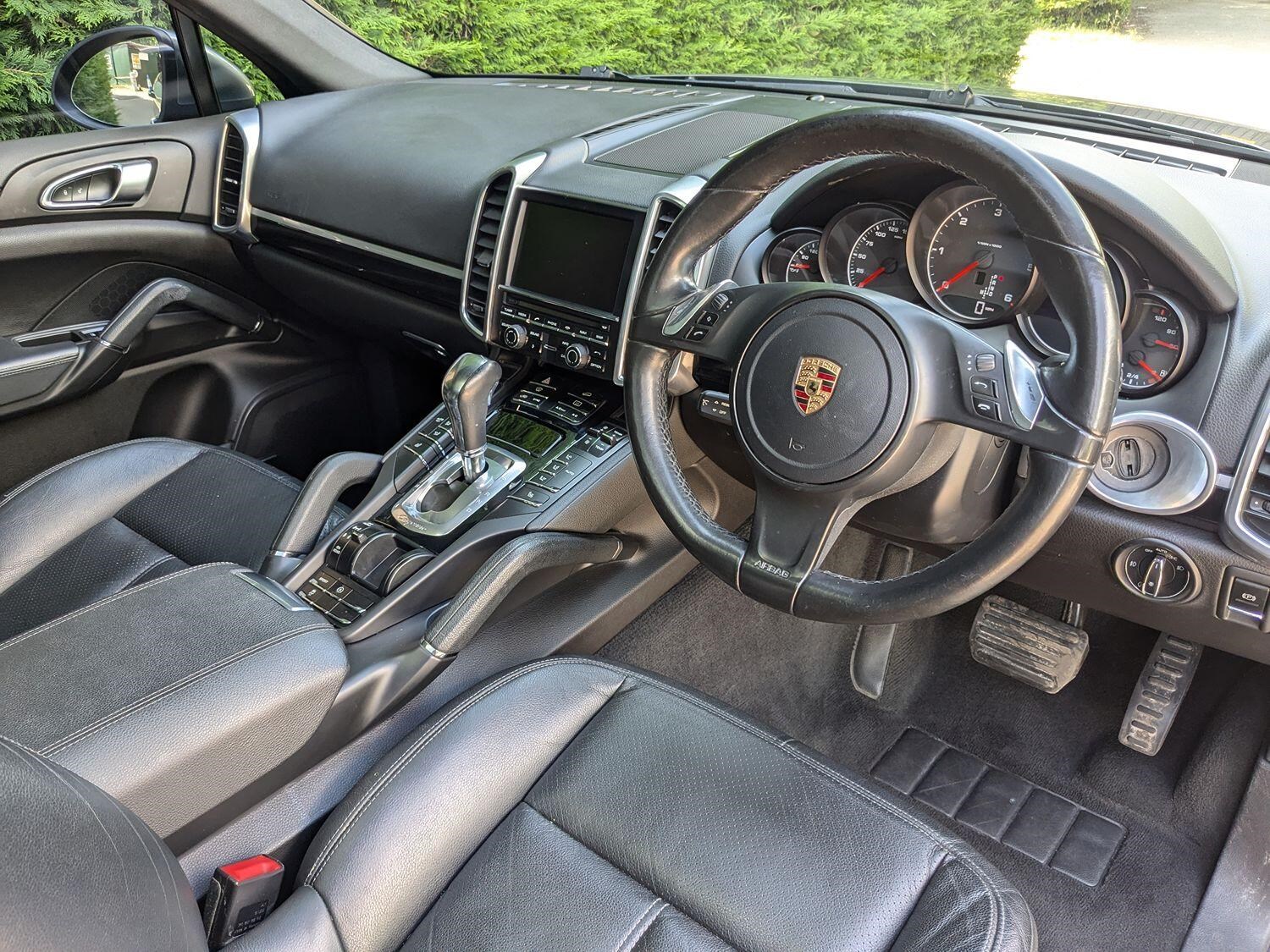 Porsche Cayenne Listing Image