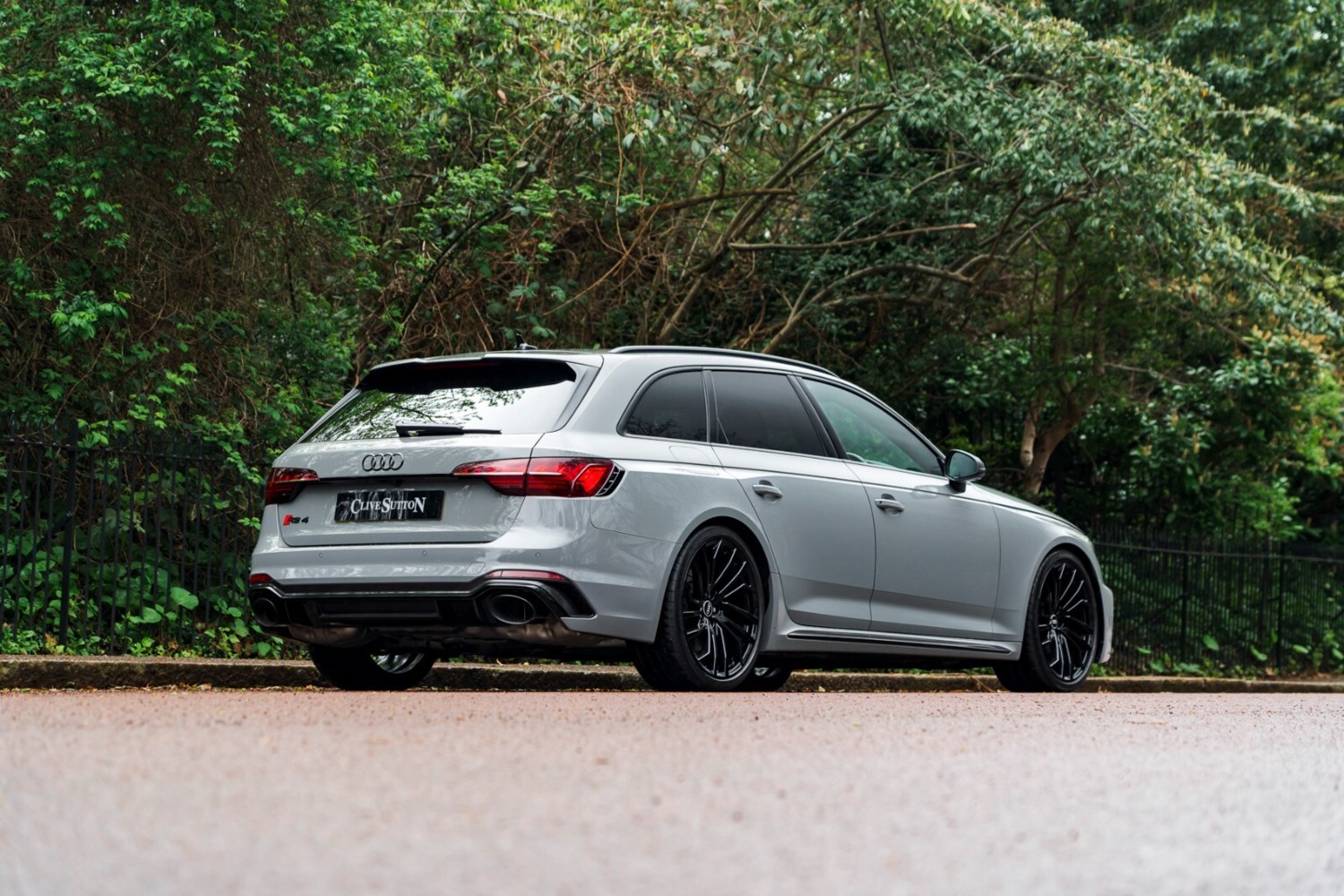 Audi RS4 Listing Image