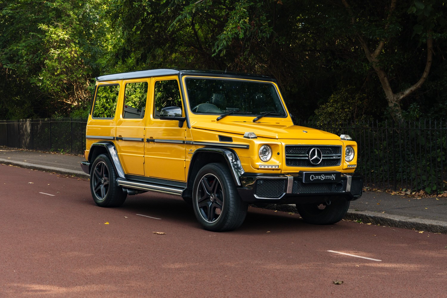 Mercedes-Benz G-Class Listing Image