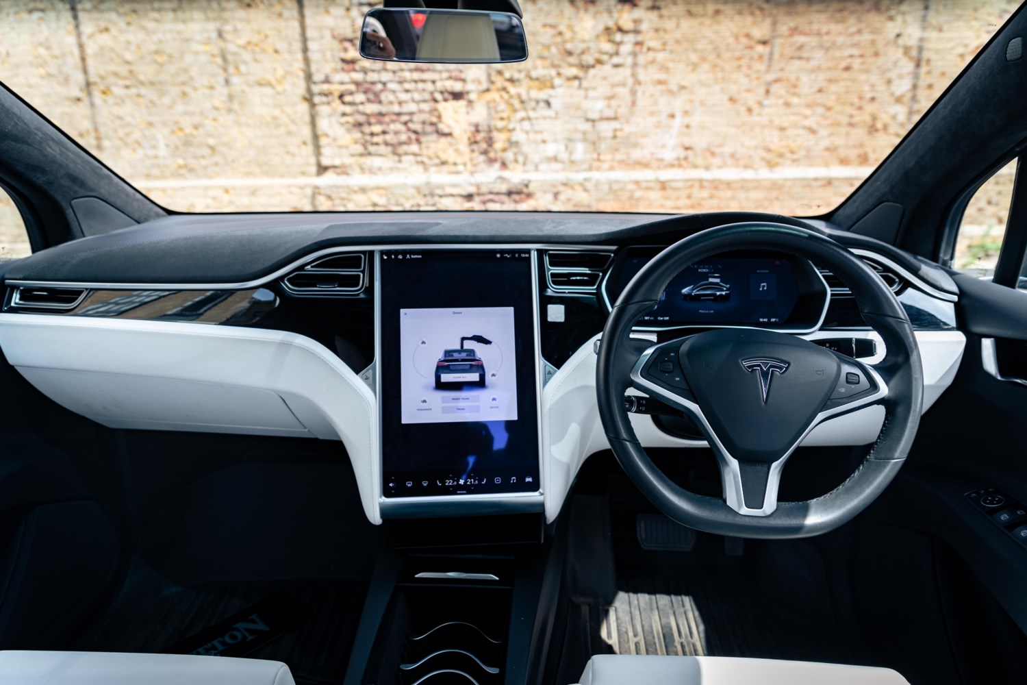 Tesla Model X Listing Image