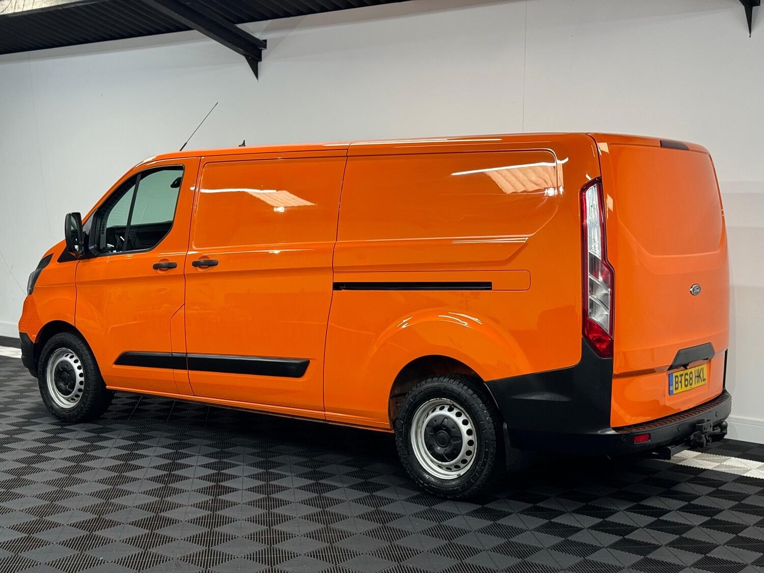 Ford Transit Custom Listing Image