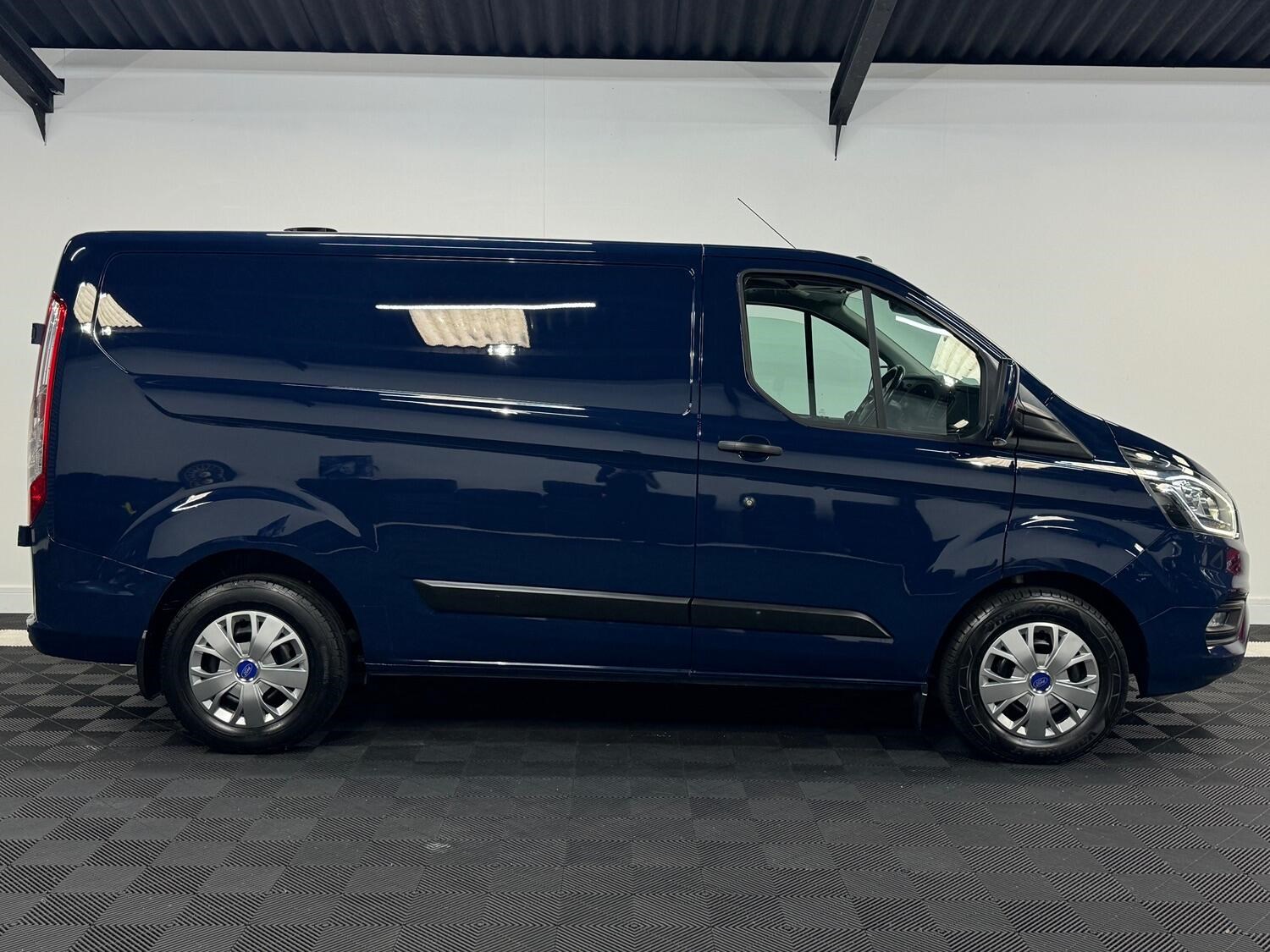 Ford Transit Custom Listing Image