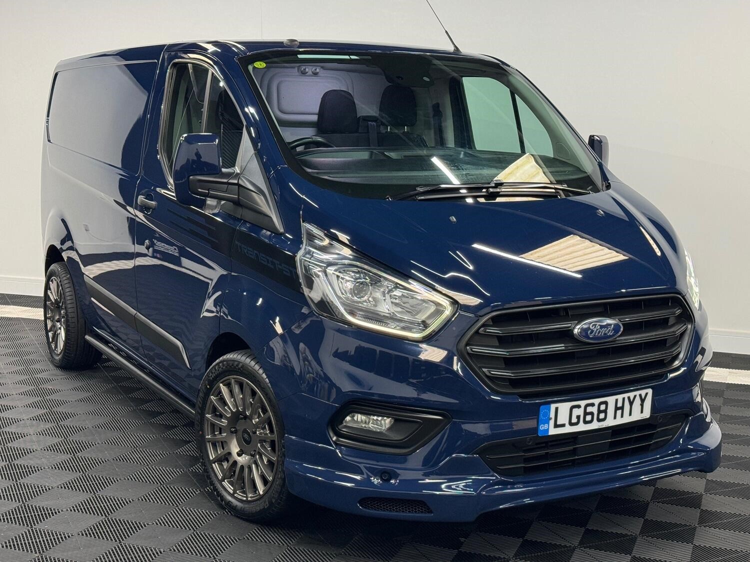 Ford Transit Custom Listing Image