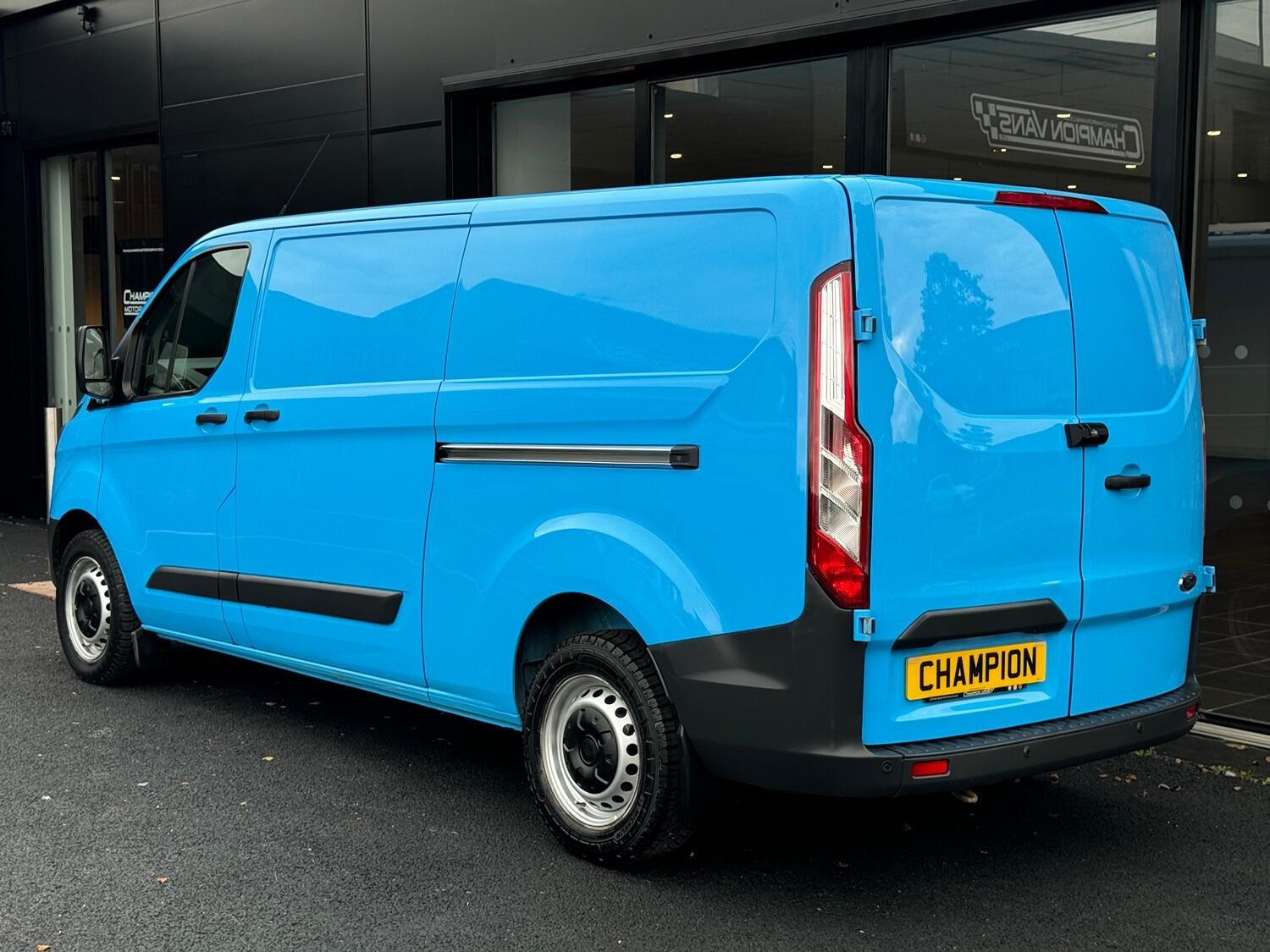 Ford Transit Custom Listing Image