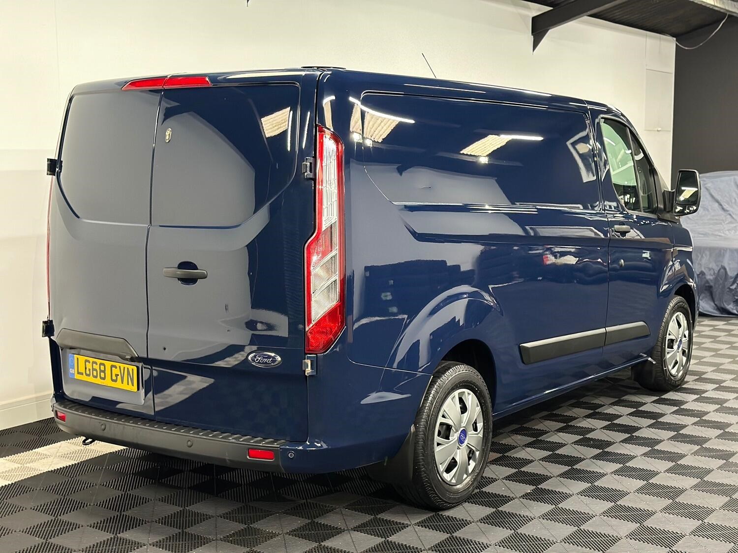 Ford Transit Custom Listing Image