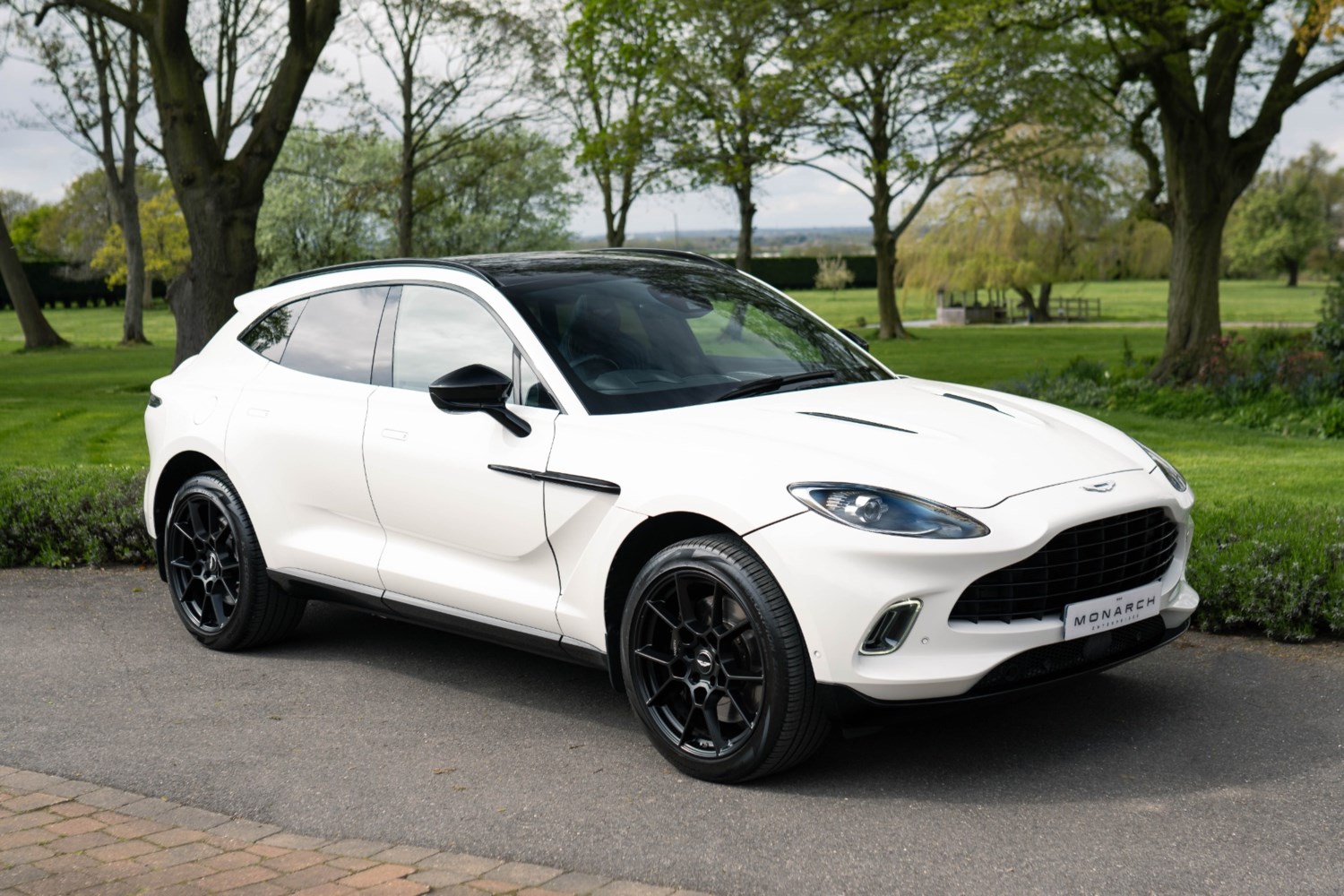 Aston Martin DBX Listing Image