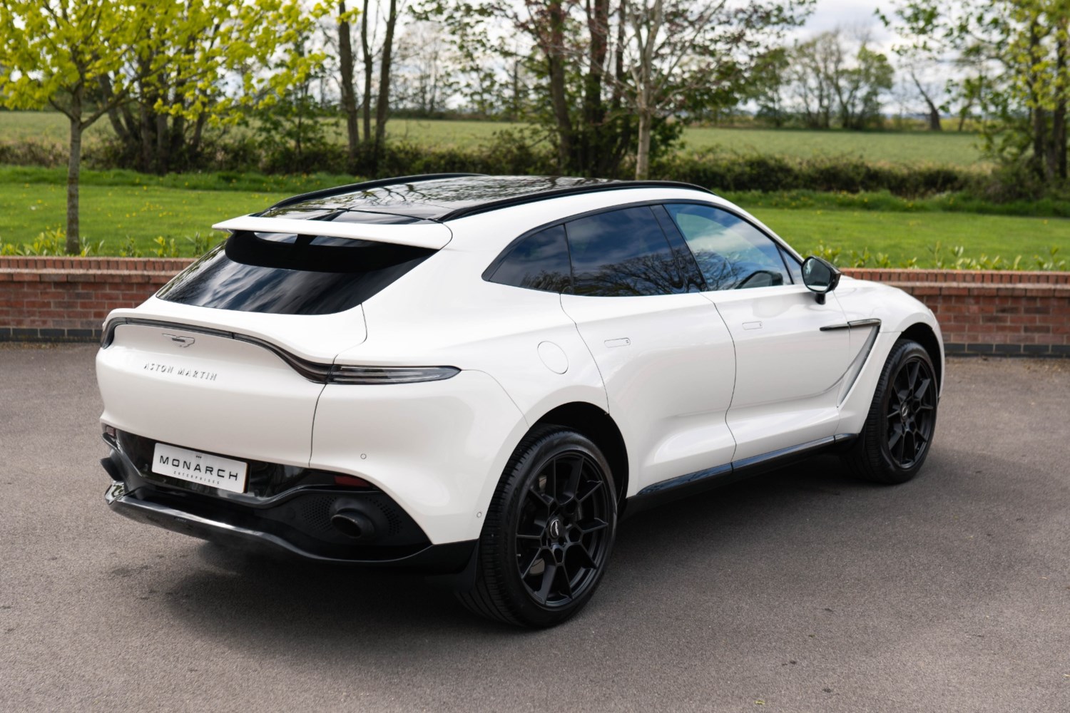 Aston Martin DBX Listing Image