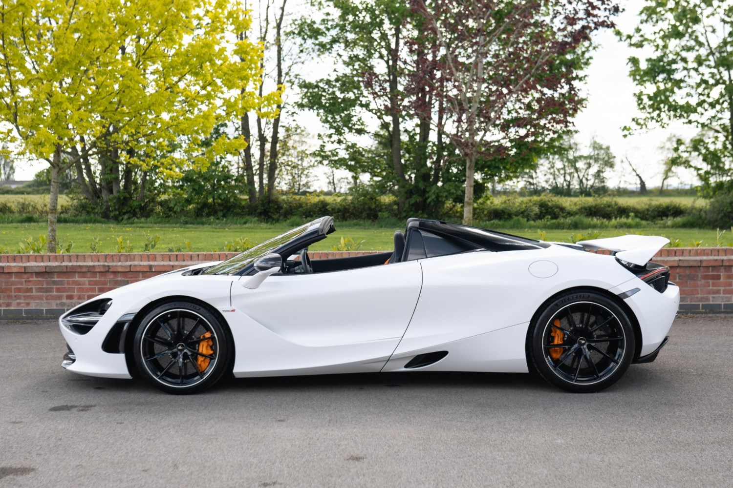 McLaren 720S Listing Image