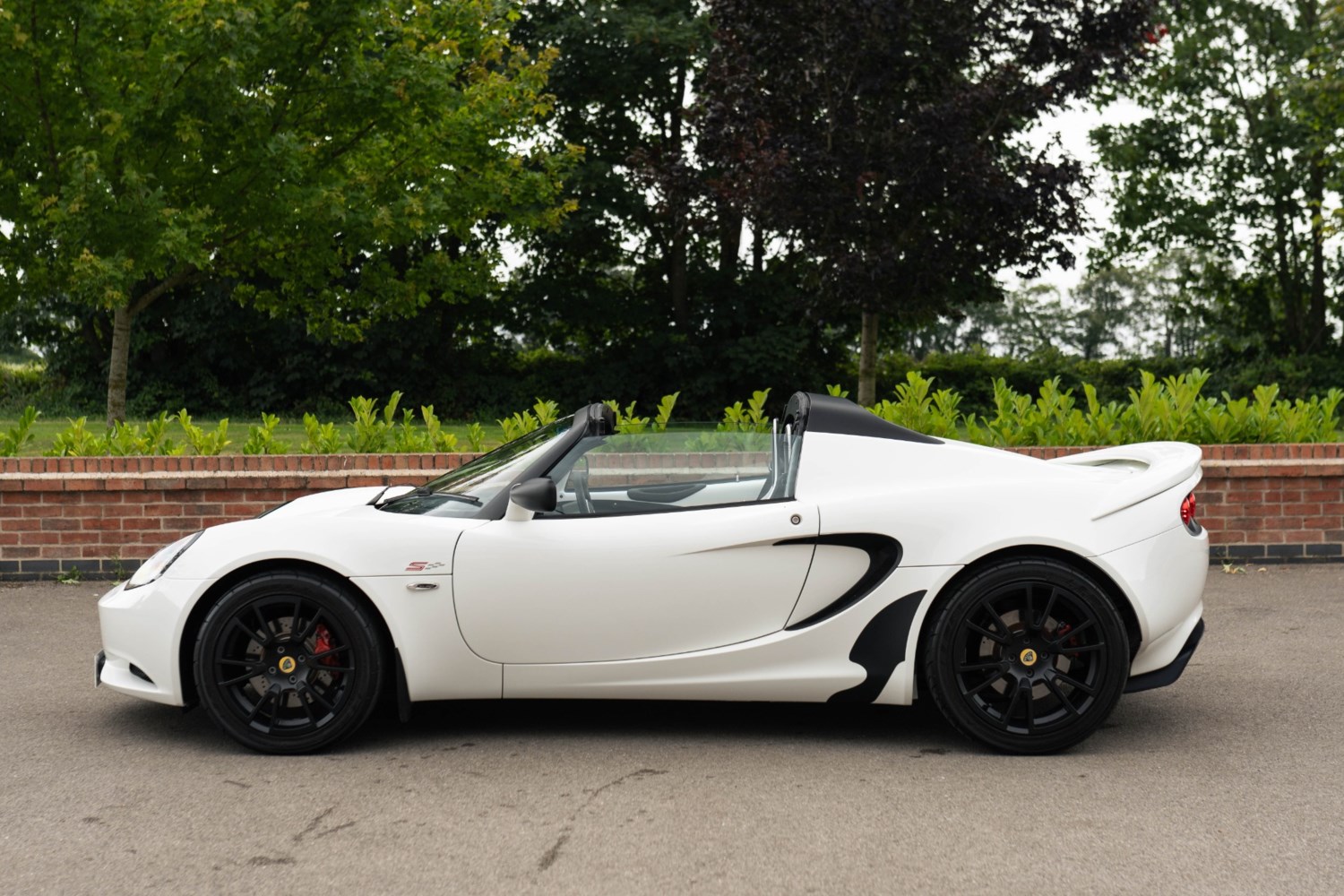 Lotus Elise Listing Image