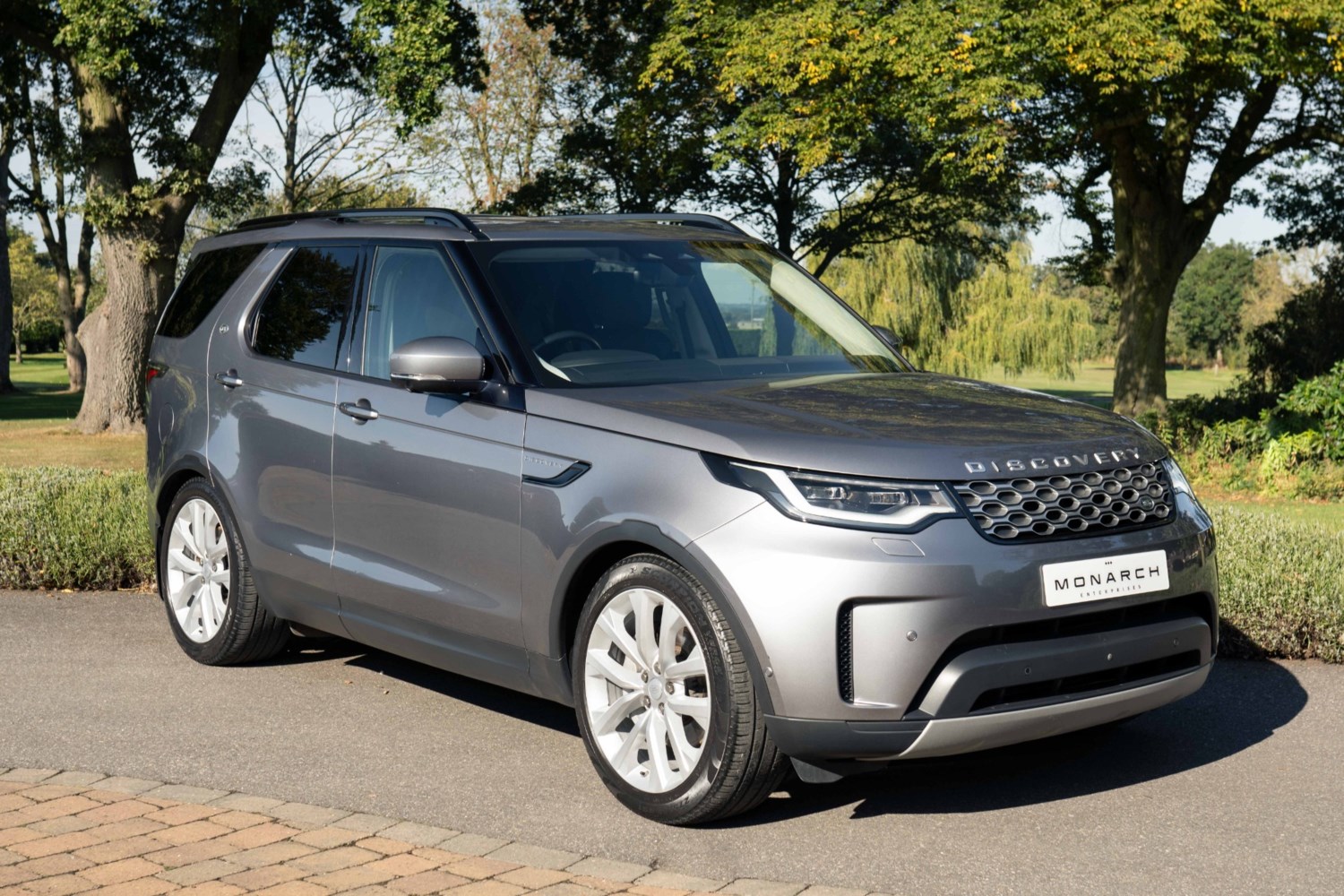 Land Rover Discovery Listing Image